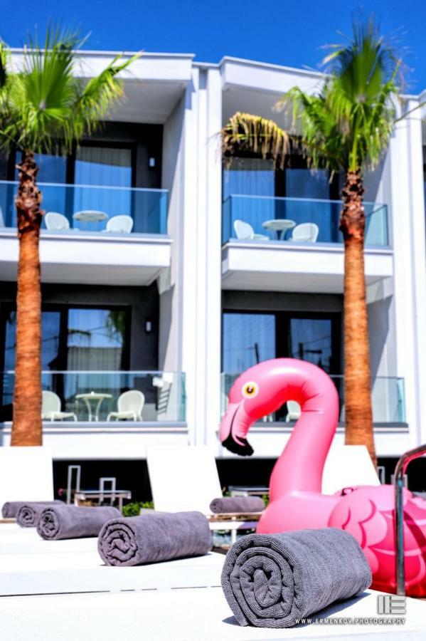 Senso Suites Néa Péramos Exterior foto